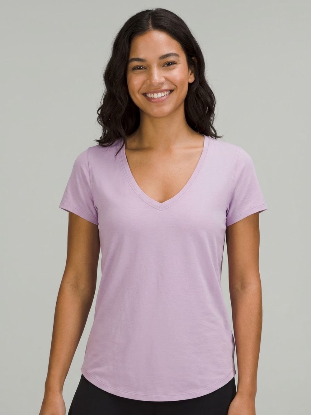 Lululemon V-Neck Tee - Lavender. Size 6